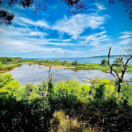 Au Clair De La Lagune * Gruissan