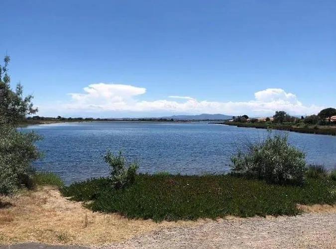 Au Clair De La Lagune
